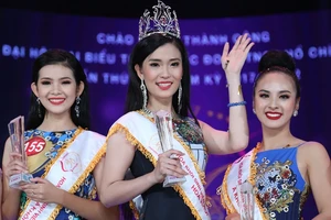 Nữ sinh Tây Đô đăng quang Hoa khôi Sinh viên VN 2017
