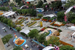 Cận cảnh đường hoa Nguyễn Huệ 2019 trước ngày khai mạc
