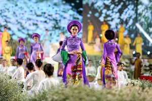 Lộng lẫy đêm khai mạc Lễ hội Áo dài TP.HCM 2019