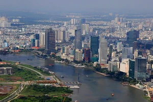 Ngắm toàn cảnh Sài Gòn từ nóc tòa nhà cao nhất Việt Nam