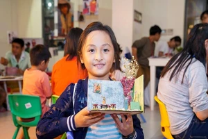 Hàng trăm em nhỏ tự tay lắp ráp các mô hình SG Xưa