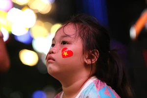 CĐV buồn bã khi tuyển VN tuột mất chức vô địch King's Cup