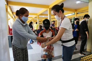 Cận cảnh siêu thị 0 đồng đầu tiên ở Sài Gòn