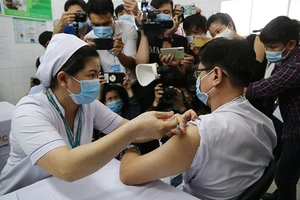 Những hình ảnh tiêm vaccine COVID-19 đầu tiên tại TP.HCM