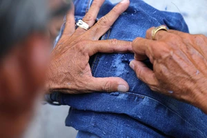 Nghề ‘xé quần’ độc nhất vô nhị ở Sài Gòn