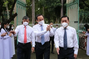 Bí thư Nguyễn Văn Nên dự khai giảng ở ngôi trường cổ nhất Sài Gòn
