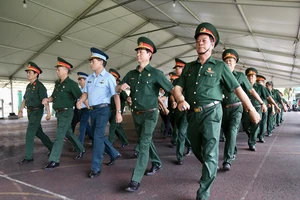 Xúc động hình ảnh cựu chiến binh TP.HCM tập luyện diễu hành 30-4