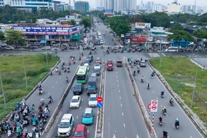 Chùm ảnh: Hiện trạng nút giao ở cửa ngõ phía Nam TP.HCM sắp xây cầu vượt 
