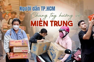 Hàng ngàn người dân TP.HCM gửi hàng cứu trợ: "Khi đồng bào gặp nạn không ai đứng ngoài cuộc"