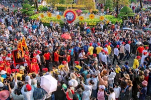 Cuộc thi ảnh 'TP.HCM - Sắc màu mới' lần 2: Rộn ràng lễ hội rước cộ Bà Thiên Hậu năm 2026