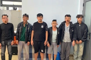 6 người bị giữ khẩn cấp vì 'mua vui' một thiếu nữ 15 tuổi 