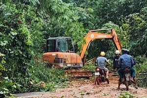 Lâm Đồng: Dự kiến 15 giờ chiều nay thông xe hai chiều ở Quốc lộ 28