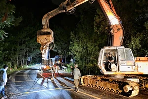 Khẩn cấp xử lý sạt lở trên đèo Mimosa và Khánh Lê để thông đường Đà Lạt-Nha Trang