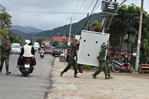 Lâm Đồng: Đồi có vết nứt dài 700 m, di dời khẩn cấp 120 người dân 