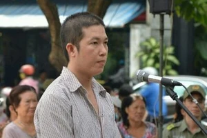 Giữ xe cạy cốp trộm 200 triệu đồng