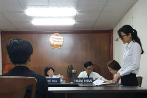 Giật điện thoại của bé gái 4 tuổi, không được án treo