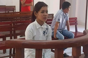 Vụ 'cô gái đụng ô tô': Tài xế bồi thường gần 300 triệu đồng