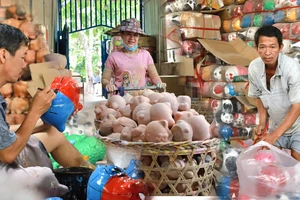 Làng nghề làm heo đất ở Bình Dương