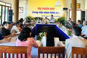 Nhà văn, nhà thơ bàn về 'tác phẩm hay trong sự tiếp nhận hiện nay'