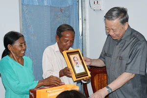 Tặng 1.300 căn nhà cho người nghèo tỉnh Trà Vinh