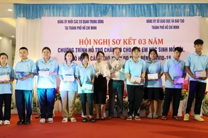 Nâng bước các em bị ảnh hưởng bởi dịch COVID-19 đến trường