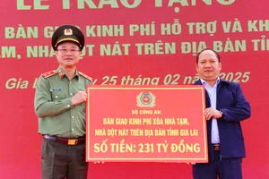 Bộ Công an hỗ trợ tỉnh Gia Lai 231 tỉ đồng xóa nhà tạm, nhà dột nát