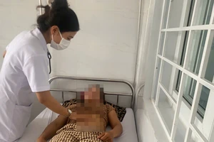 Đắk Lắk: Hàng chục người nhập viện nghi do ăn bánh mì