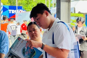 Cân nhắc điều chỉnh điểm xét tuyển đại học theo tổ hợp môn