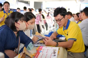 Điểm sàn đại học đồng loạt ‘rớt thảm’, dự báo điểm chuẩn giảm mạnh