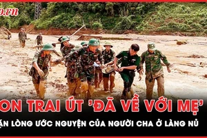 Quặn lòng nỗi đau của người cha thôn Làng Nủ, con trai út 'đã về với mẹ' sau 14 ngày dưới bùn lạnh