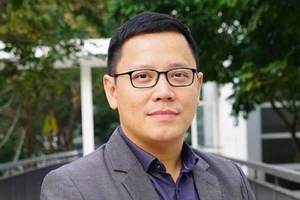 37 tuổi trở thành giáo sư Việt Nam