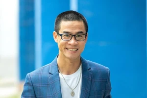 Nhà thơ Nguyễn Phong Việt đính chính câu thơ trong đề thi vào lớp 10