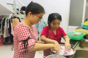 Mùa hè có dịch: Con trở thành nghệ sĩ, đầu bếp, nhà thực vật học,...