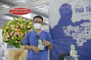 Bác sĩ Lê Minh Khôi viết sách để tri ân những chiến binh thầm lặng