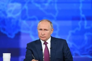 Phản ứng 'gắt' của ông Putin khi được hỏi về vấn đề Ukraine, biển Đen