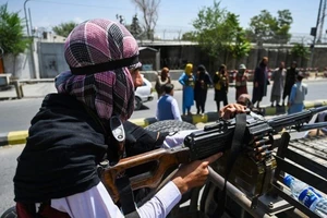 Cảnh báo nguy cơ từ việc Taliban tịch thu vũ khí Mỹ tài trợ cho Afghanistan