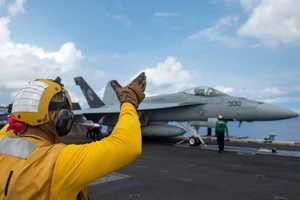 Đáp trả luật mới của Trung Quốc, Mỹ điều thêm tàu sân bay đến Biển Đông