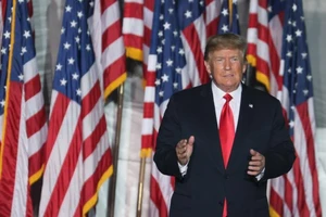 Ông Trump: Những 'kẻ ngốc' châu Âu vẽ đường cho ông Putin vào Ukraine