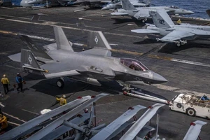 Chuyên gia TQ: Mỹ muốn trục vớt xác máy bay F-35C rơi ở Biển Đông, không dễ!
