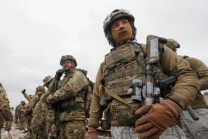 Mỹ khuyến cáo công dân rời Ukraine ngay lập tức 