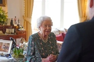 Anh: Nữ hoàng Elizabeth nhiễm COVID-19