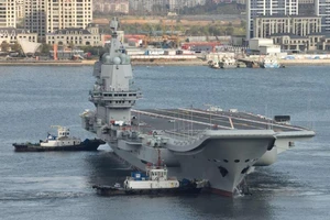 Reuters: Tàu sân bay TQ đi qua eo biển Đài Loan trước thềm điện đàm Mỹ-Trung