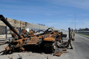 Tin nóng Nga-Ukraine chiều 4-5: Kiev nói không đủ vũ khí giành lại Mariupol, EU cân nhắc tăng hỗ trợ quân sự cho Moldova