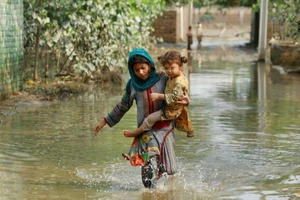 Lũ lụt ở Pakistan ngày 4-9. Ảnh: REUTERS