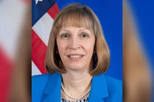 Đại sứ Lynne Tracy. Ảnh: AP