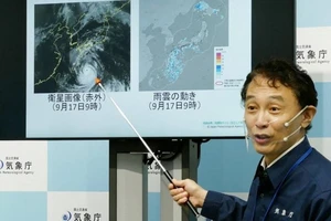 Cơ quan Khí tượng Nhật Bản (JMA) tổ chức họp báo về cơn bão Nanmadol ngày 17-9. Ảnh: AFP