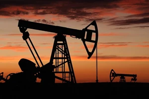Nga, Saudi Arabia bảo vệ quyết định cắt giảm 2 triệu thùng dầu/ngày của OPEC+