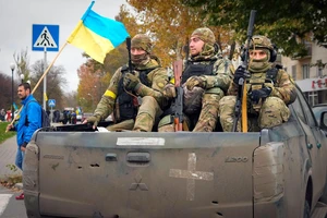 Nóng Nga-Ukraine 14-11: Ukraine tiến nhanh ở Kherson; ông Putin chỉ thị 'xuất ngũ' sinh viên ở Donetsk, Luhansk 