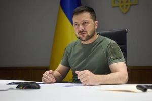 Tổng thống Ukraine kêu gọi NATO hành động trước tin tên lửa Nga 'lạc' qua Ba Lan