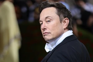 Ông Elon Musk bất ngờ thông báo 'ân xá' người dùng Twitter